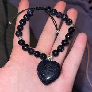 Beaded Bracelet with Heart Pendant – Adjustable-Style Design